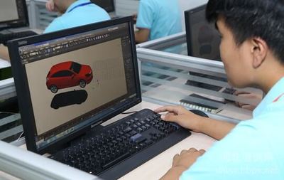 探索数字未来 石家庄新华电脑学校三维技术体验课引领计算机技能新潮流